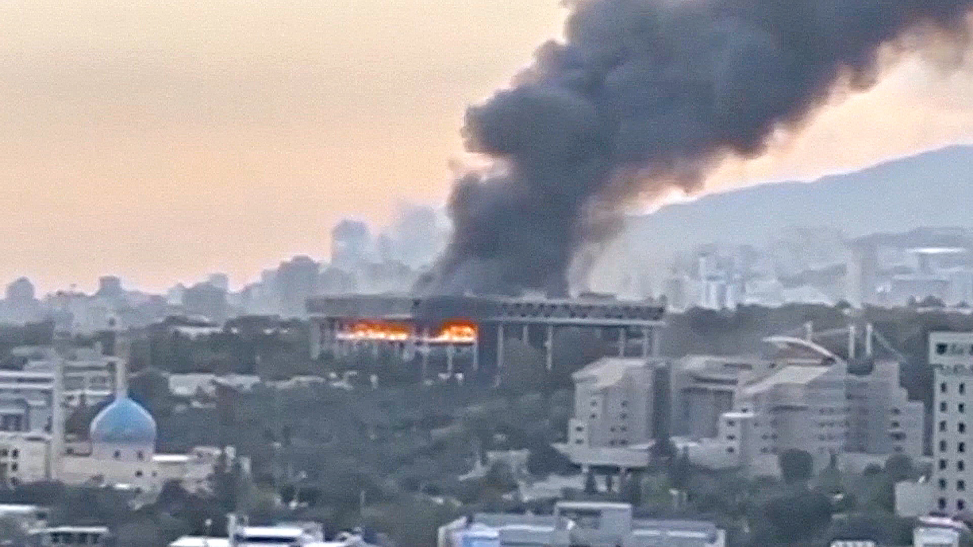 Израиль усиливает удары по Ирану: пробки на дорогах Тегерана