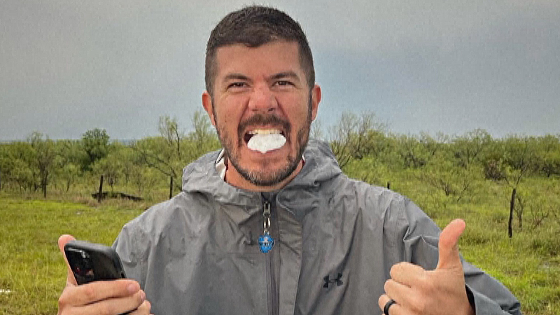 Учёные США ловят град в бурях, чтобы его изучать Учёные США ловят град в бурях, чтобы его изучать