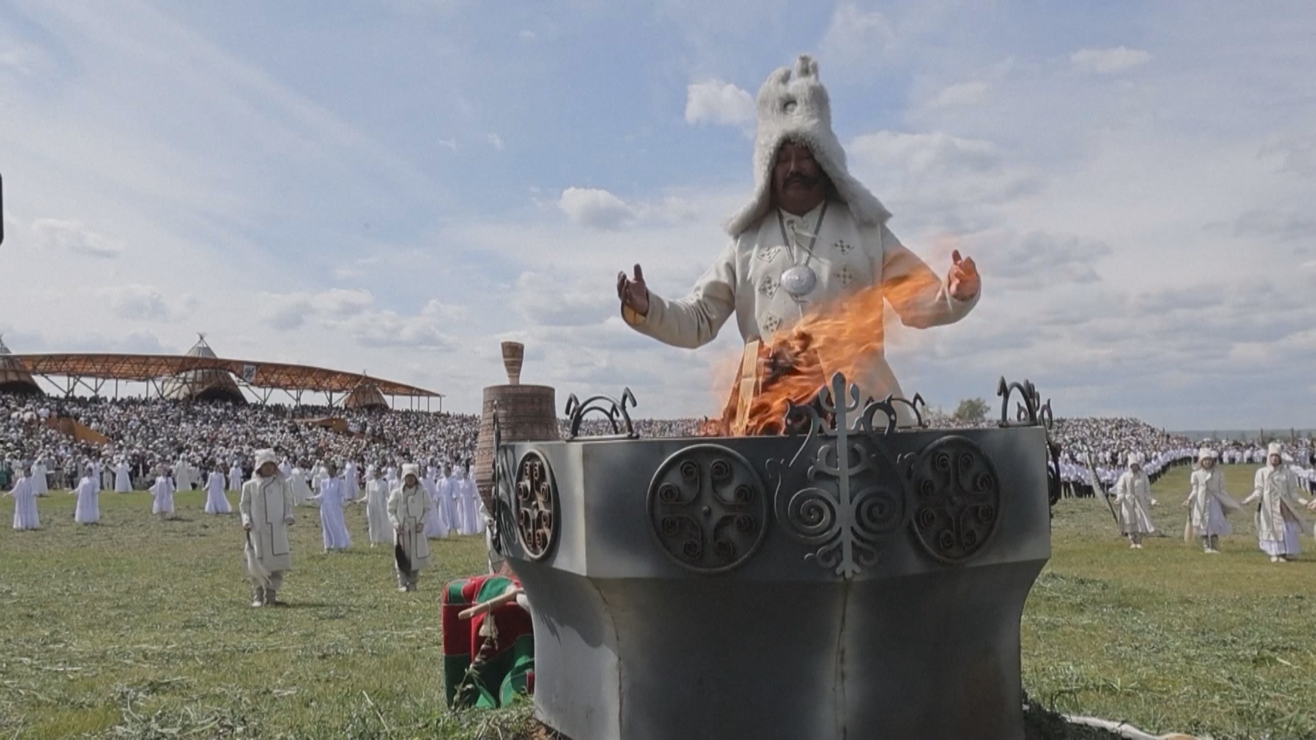 Якуты отметили свой главный праздник – Ысыах Якуты отметили свой главный праздник – Ысыах