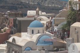 На греческом острове Санторини вводят сбор в 20 евро для туристов