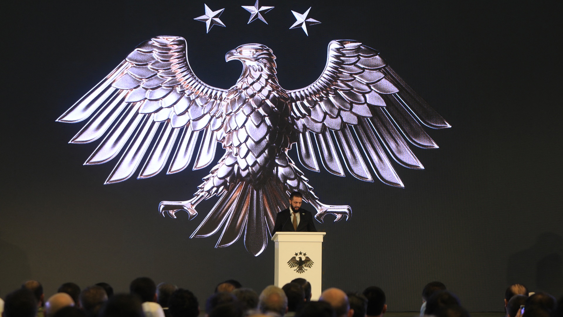 Сирия представила новый национальный герб