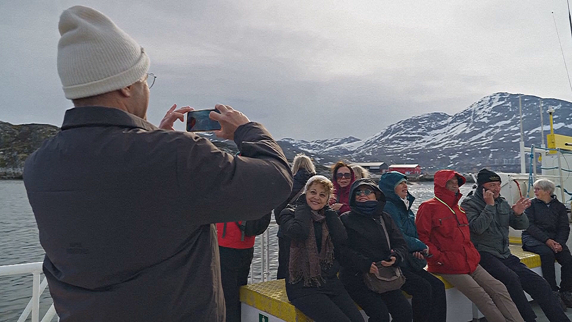 Гренландия приглашает туристов со всего мира