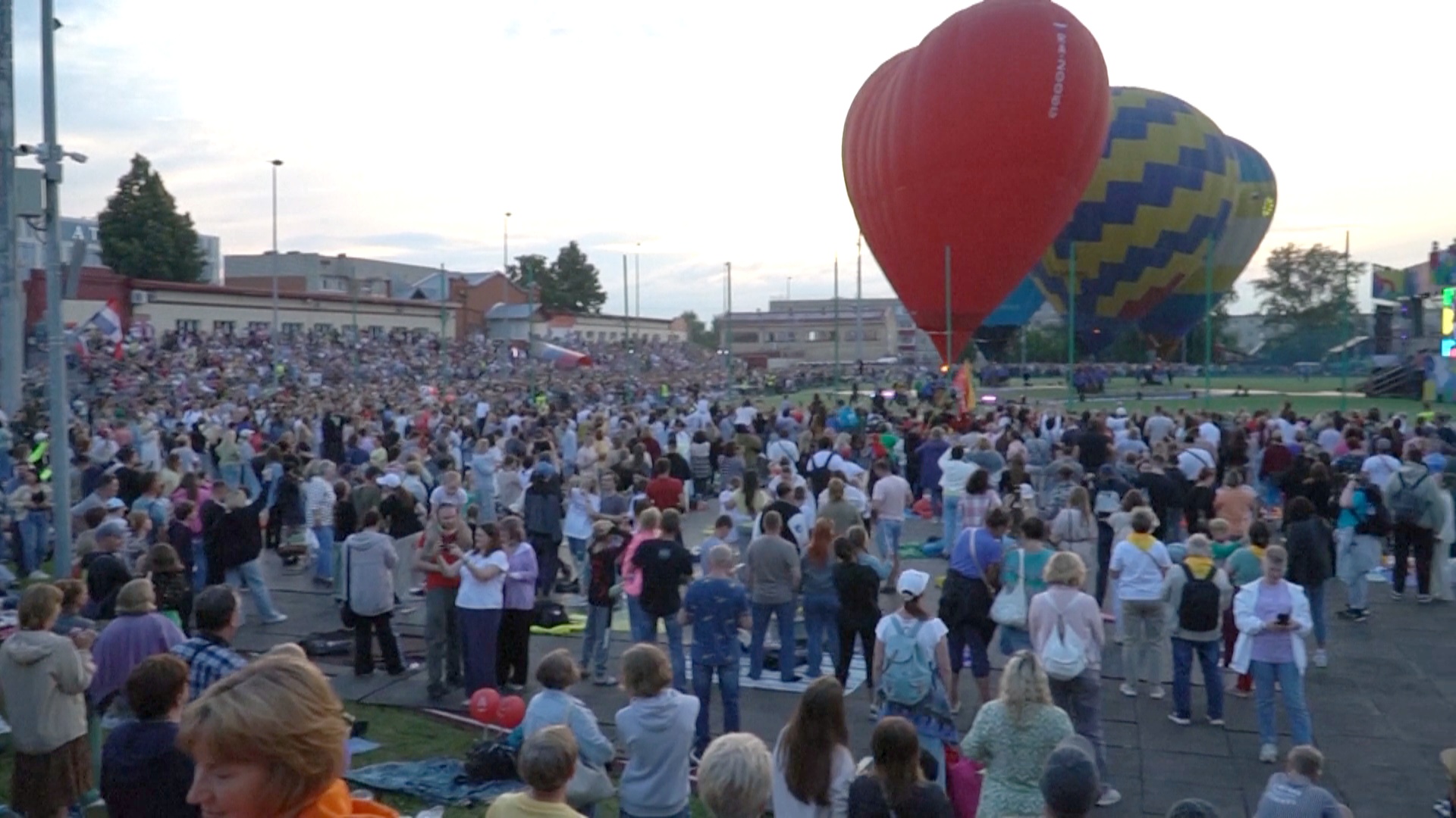 Воздушные шары украсили небо над Пермским краем Воздушные шары украсили небо над Пермским краем