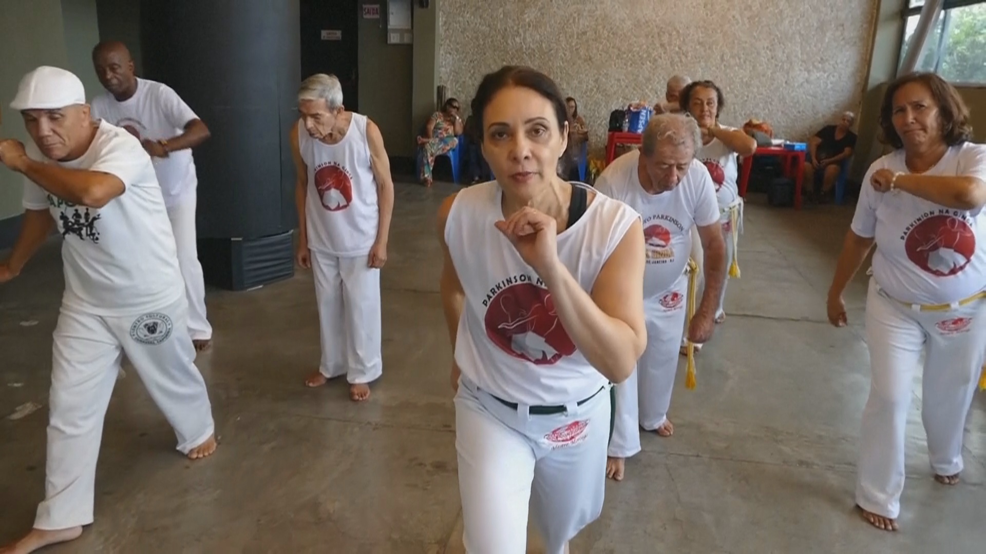 Как капоэйра помогает пациентам с болезнью Паркинсона Как капоэйра помогает пациентам с болезнью Паркинсона