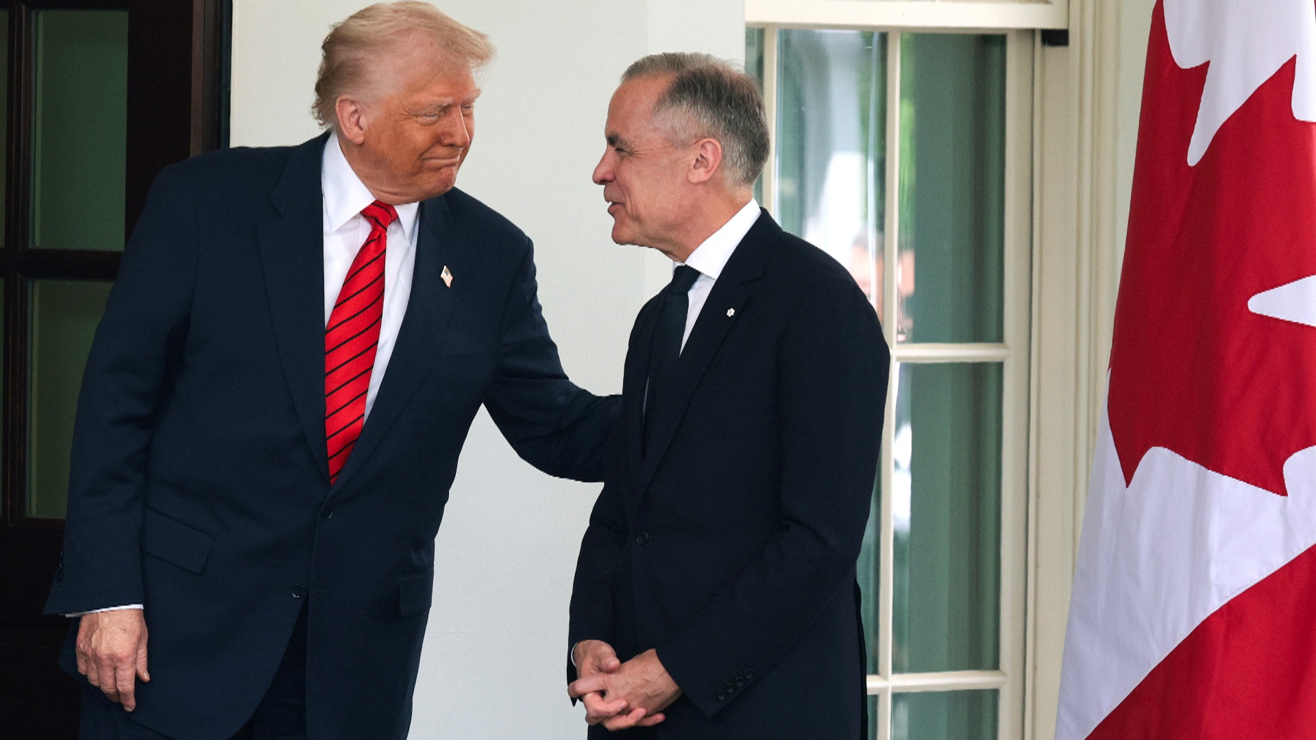 Трамп вводит 35-процентные пошлины в отношении Канады Трамп вводит 35-процентные пошлины в отношении Канады