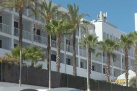 Двое британских туристов погибли за две недели в отеле на Ибице