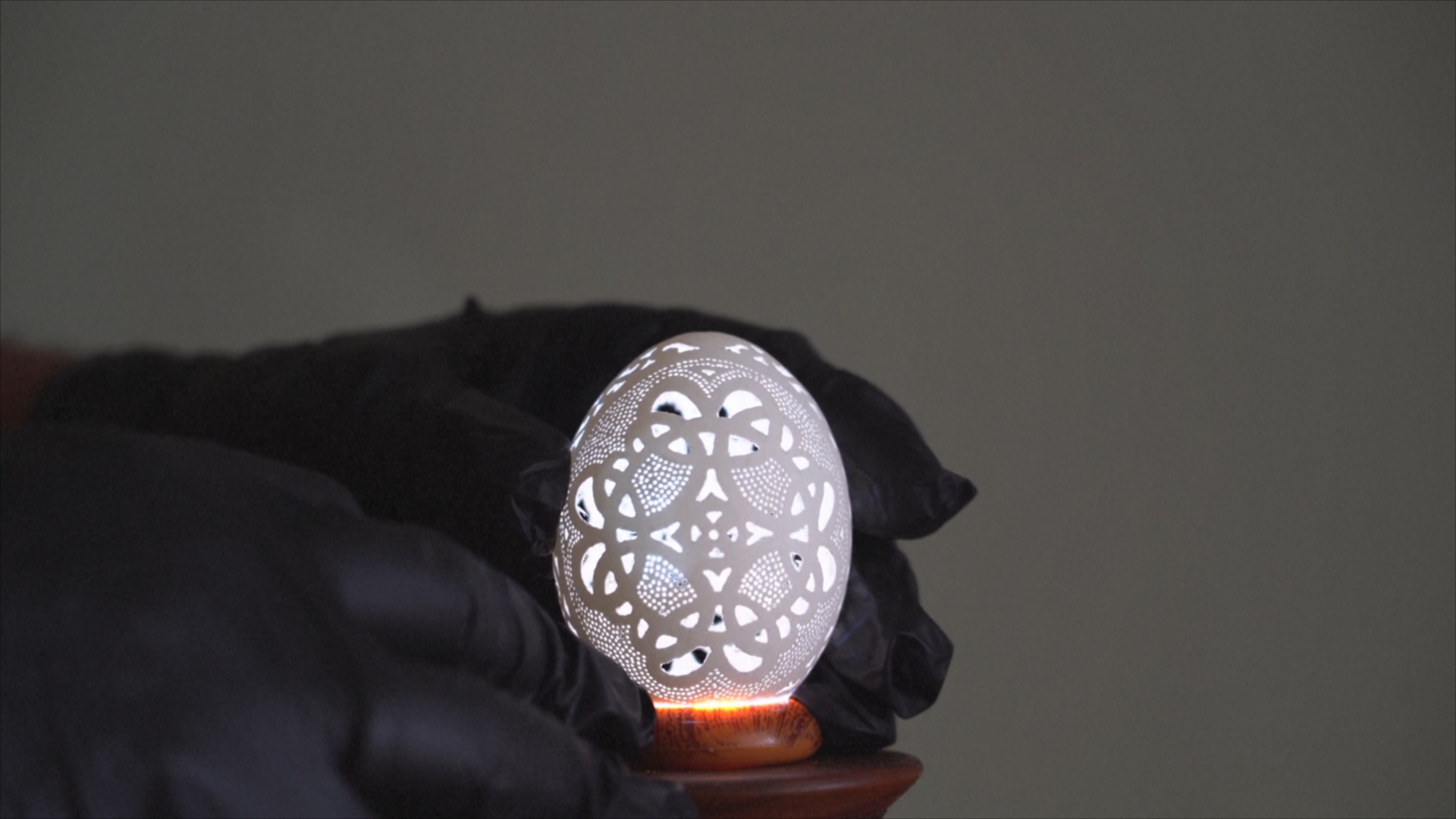 Уникальная техника: искусство на тончайшей скорлупе