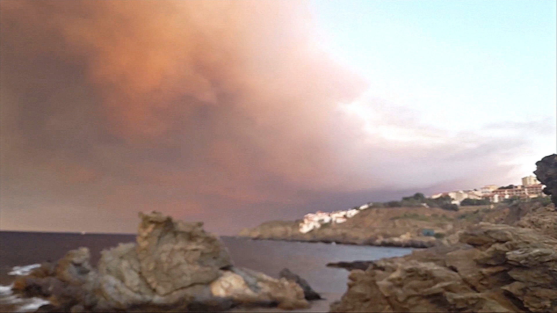 Лесные пожары охватили регионы Испании и Франции