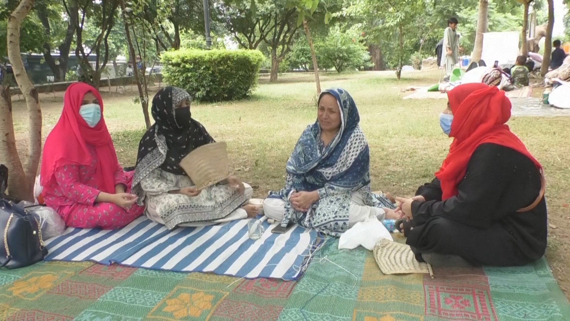 Пакистан продолжает депортировать афганских беженцев Пакистан продолжает депортировать афганских беженцев