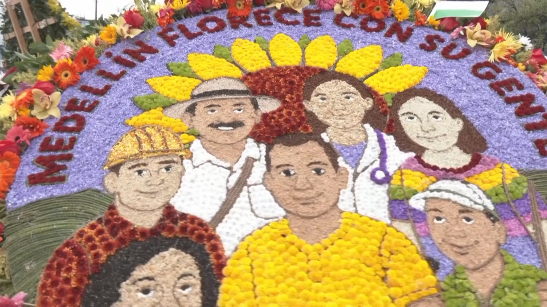 Фестиваль «Сильетерос»: колумбийский Медельин расцвёл яркими красками Фестиваль «Сильетерос»: колумбийский Медельин расцвёл яркими красками