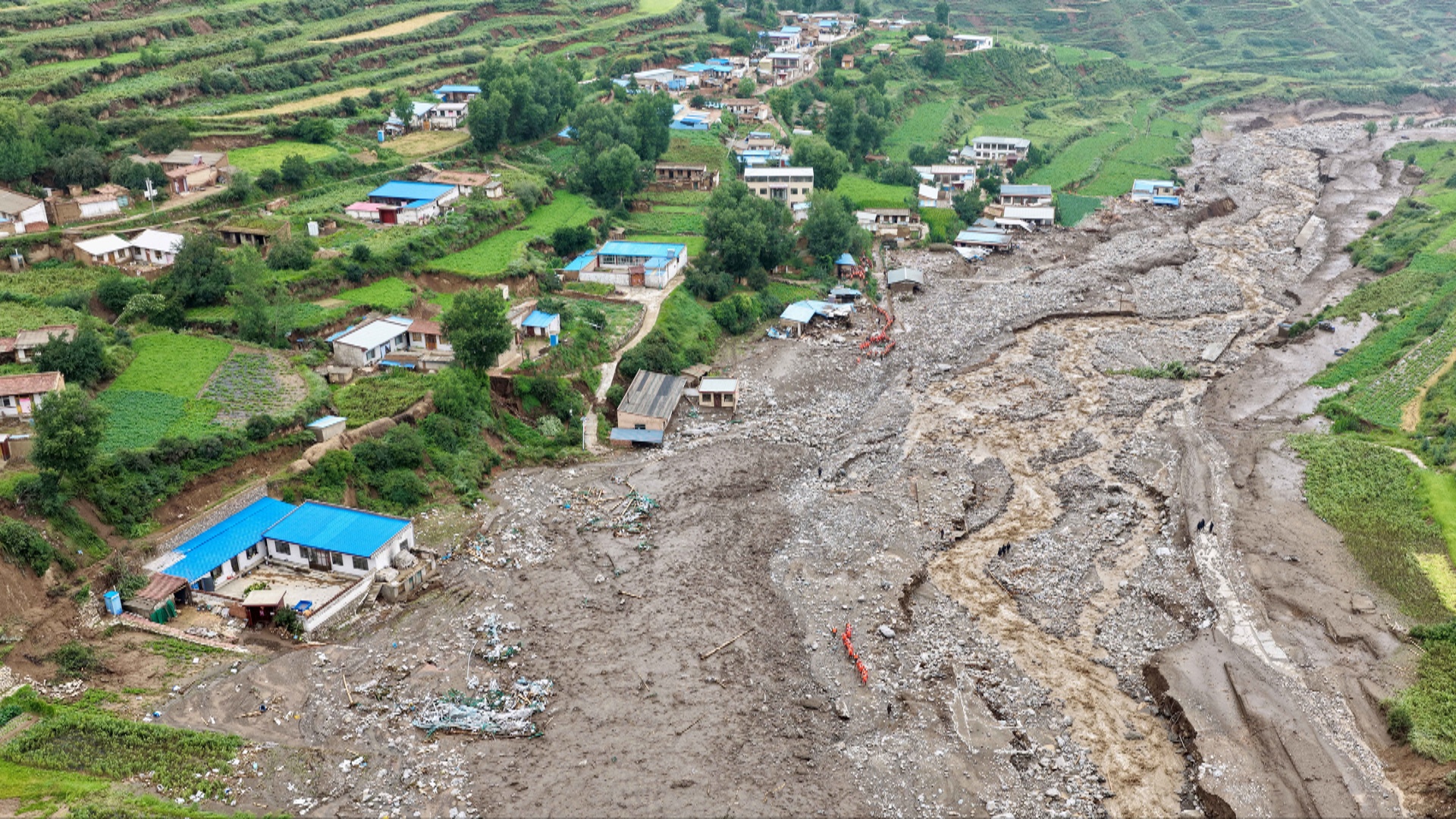Наводнение в Китае: почти 10 тысяч эвакуированных Наводнение в Китае: почти 10 тысяч эвакуированных