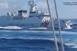 Китайские корабли повредили друг друга, преследуя филиппинское судно