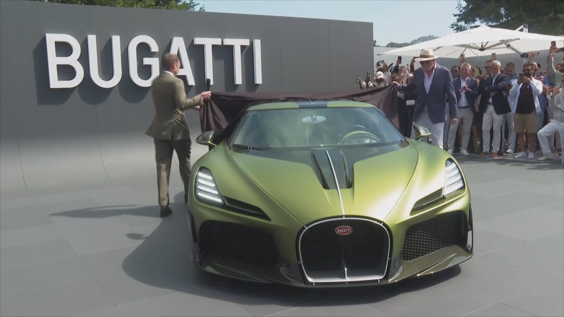 Роскошные и эксклюзивные: выставка люксовых авто проходит в Калифорнии Роскошные и эксклюзивные: выставка люксовых авто проходит в Калифорнии