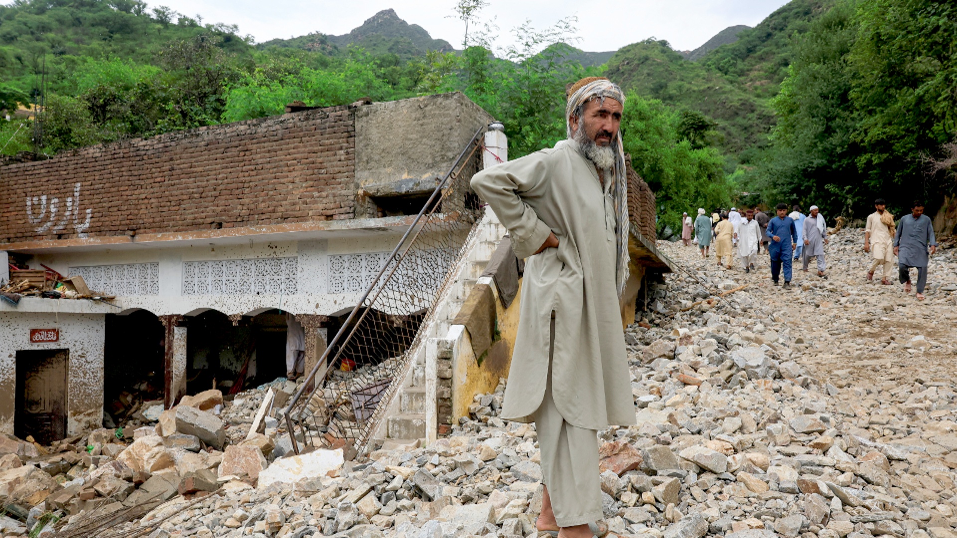 В Пакистане смыло горную деревню: десятки жертв