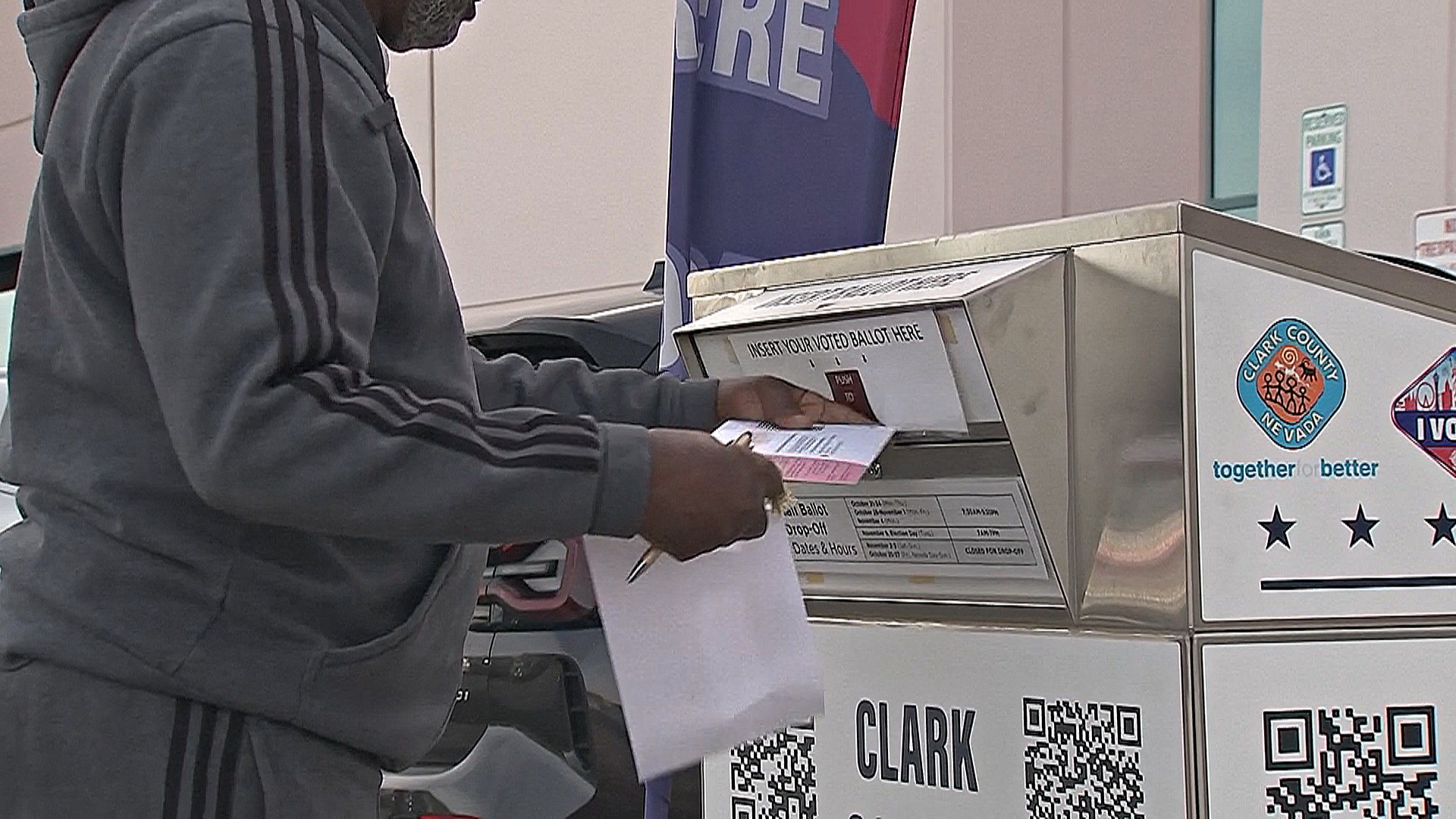 Дональд Трамп хочет запретить голосование по почте