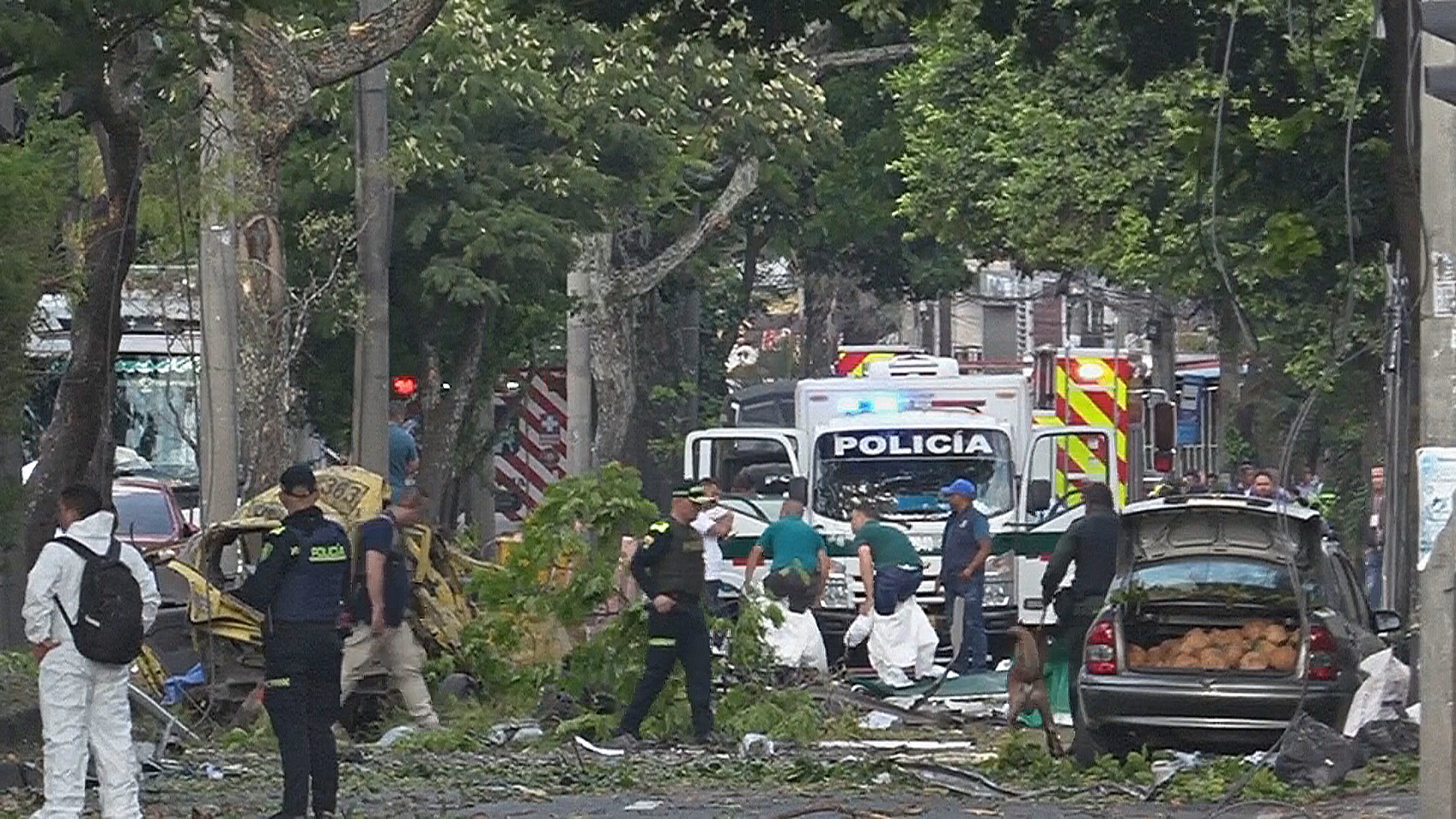 В Колумбии атака на полицейский вертолёт унесла жизни 12 человек В Колумбии атака на полицейский вертолёт унесла жизни 12 человек