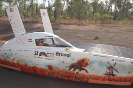 На гонках «солнечных» авто стали использовать и энергию ветра