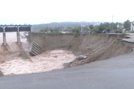 Оползень сошёл на паломников в Индии: десятки жертв