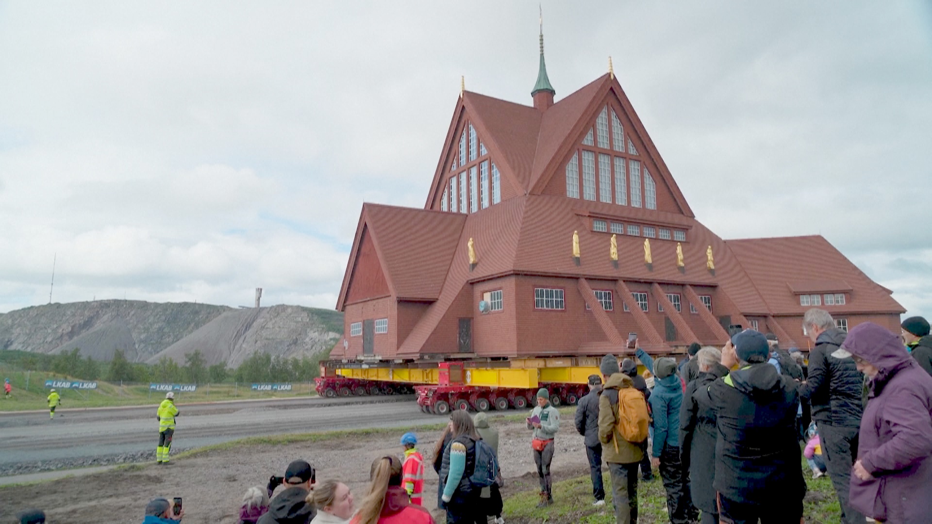 100-летнюю церковь в Швеции перевозят на новое место