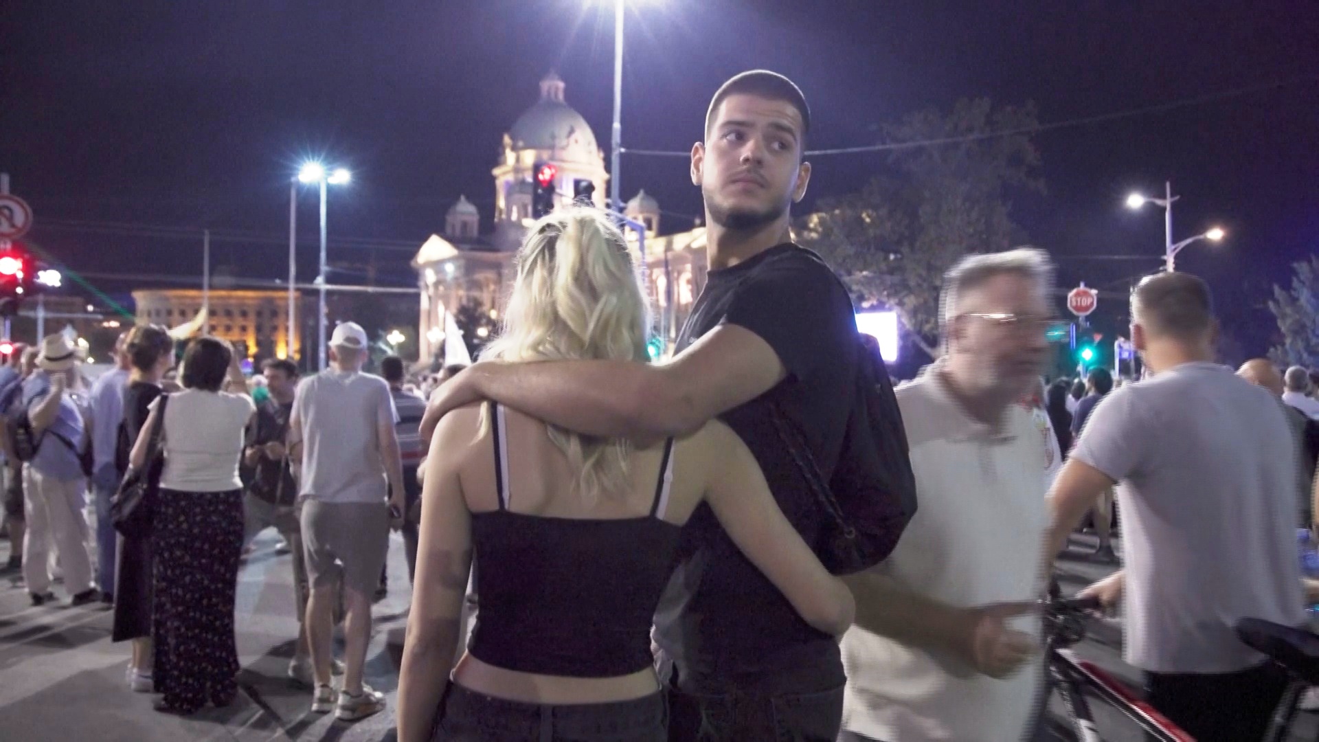 Десятки тысяч сербов вышли на протест