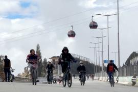 Велопробеги, танцы и свежий воздух: День пешехода отметили в Боливии