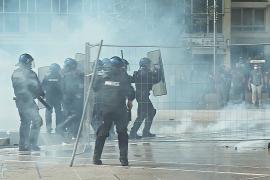 Протесты во Франции: стычки с полицией в Париже и Страсбурге