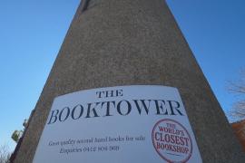 Книжный магазин в столетней водонапорной башне открыли в Австралии