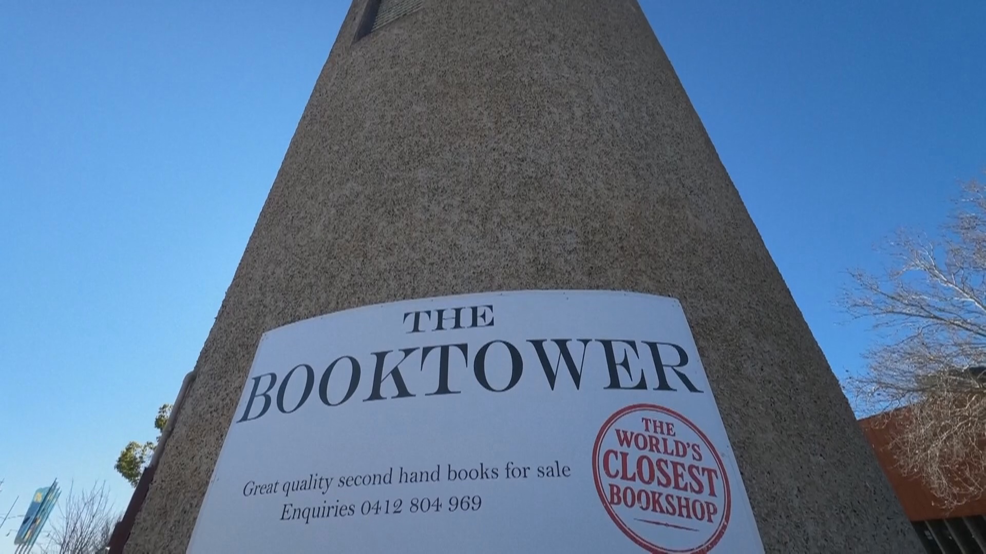 Книжный магазин в столетней водонапорной башне открыли в Австралии