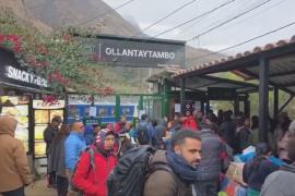 Сотни туристов застряли рядом с Мачу-Пикчу в Перу из-за протестов