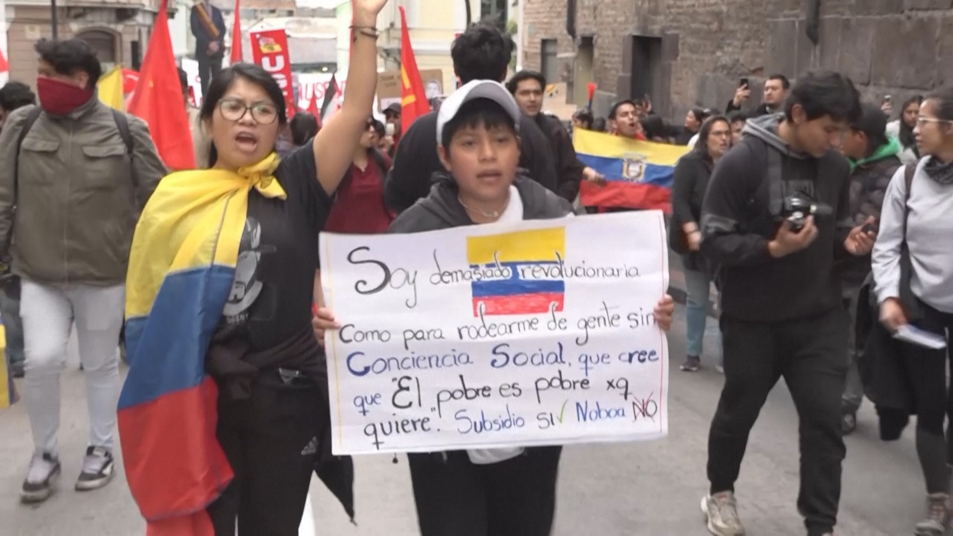 Эквадорцы протестуют против отмены субсидии на топливо Эквадорцы протестуют против отмены субсидии на топливо