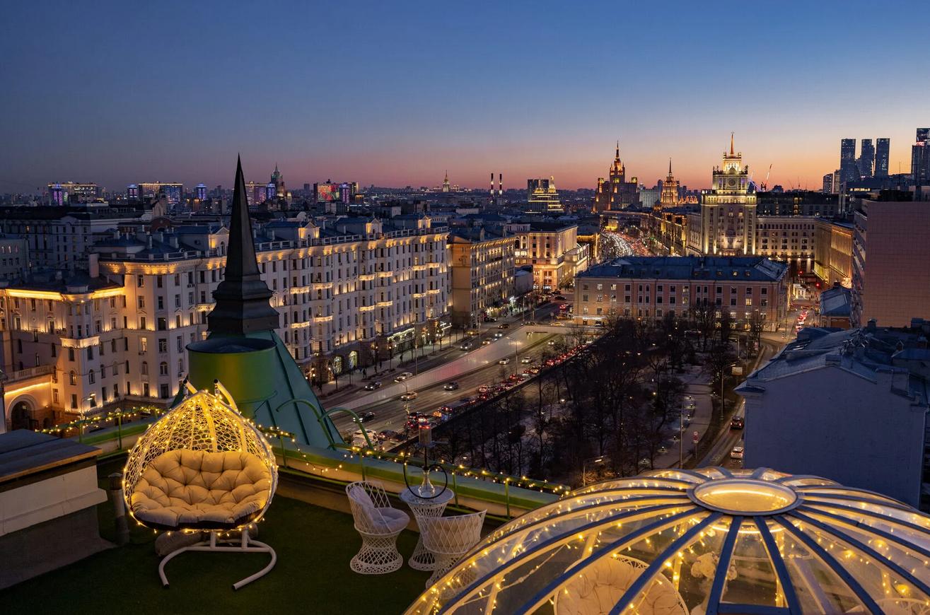 Почему романтическое свидание на крыше станет лучшим решением