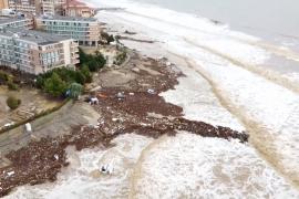 Минимум четыре человека погибли в результате наводнения на курорте в Болгарии