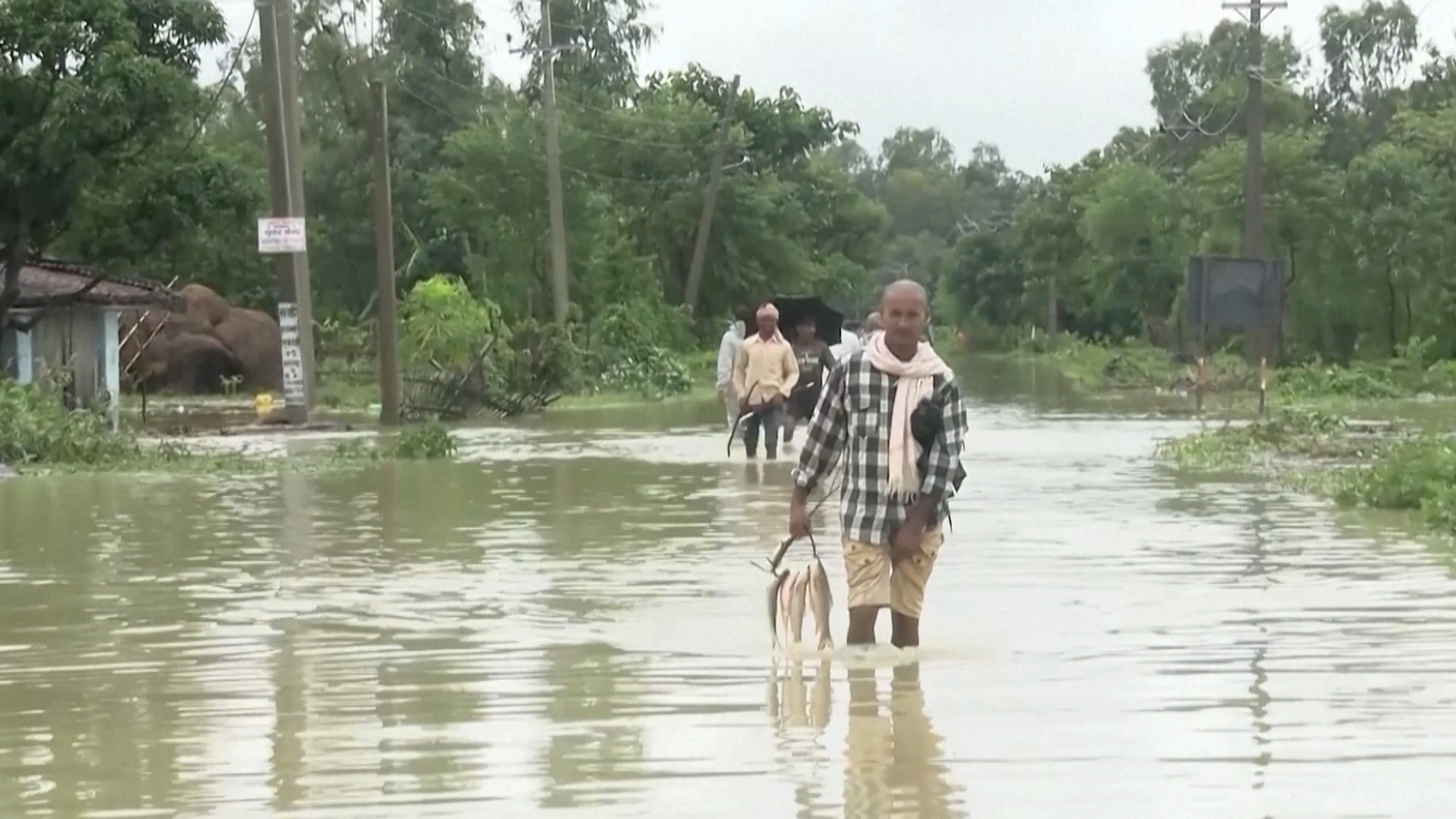 Наводнения в Непале: не менее 47 погибших Наводнения в Непале: не менее 47 погибших
