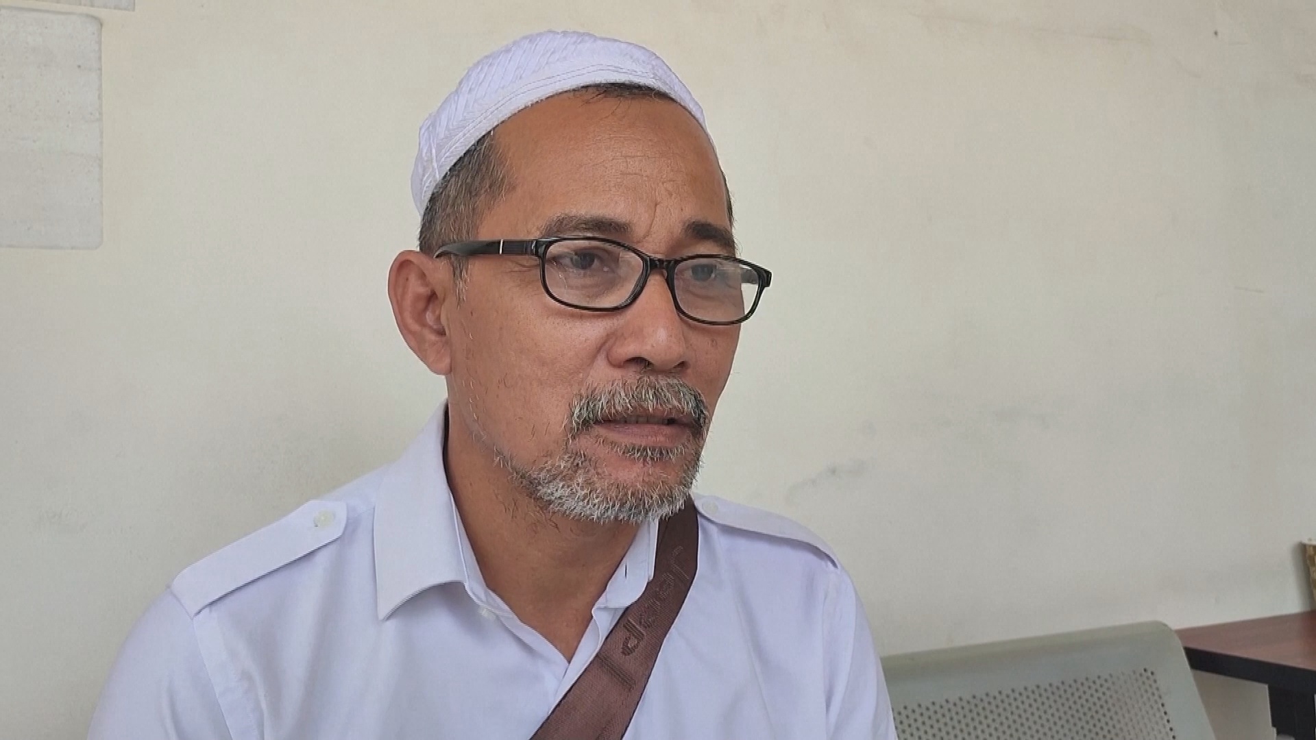 До 67 человек возросло число погибших при обрушении школы в Индонезии