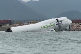 Авария в аэропорту Гонконга: двое погибших