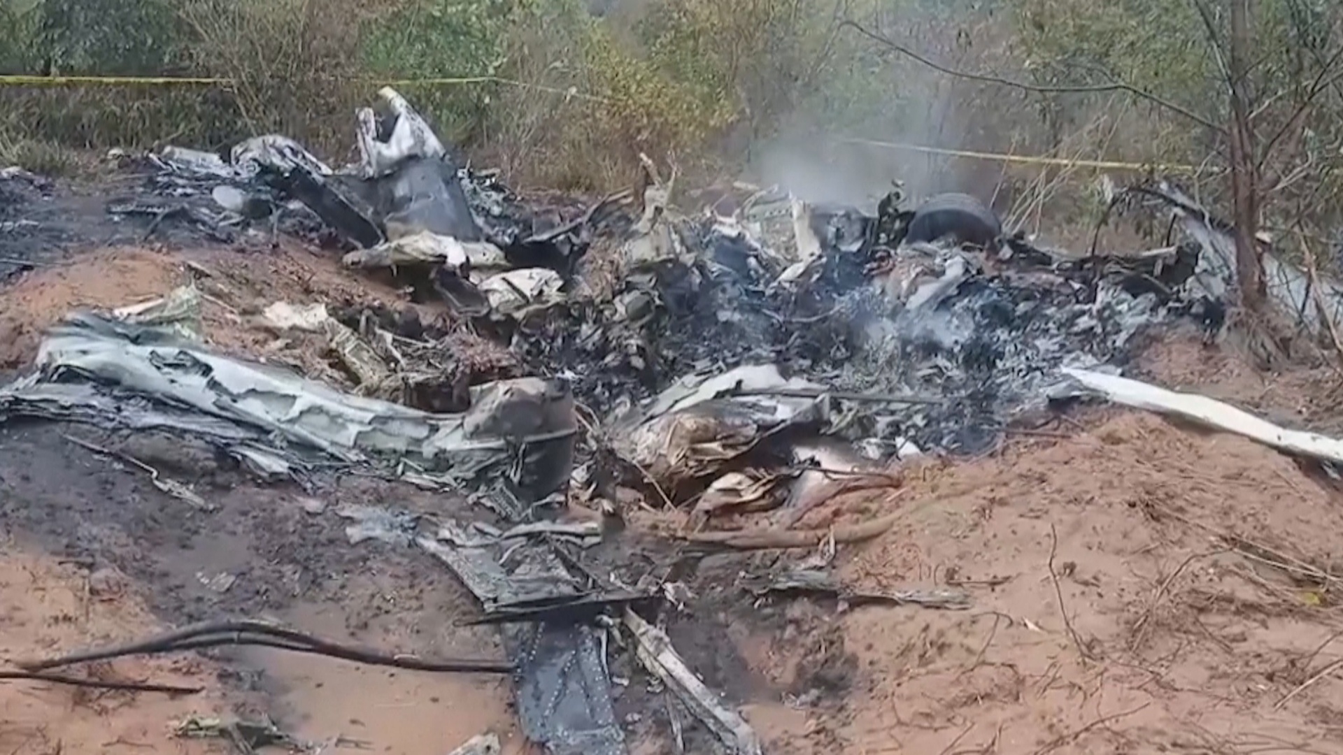 Самолёт с туристами разбился в Кении Самолёт с туристами разбился в Кении