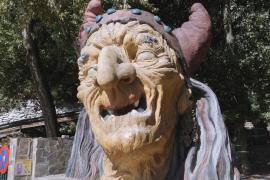 Прогуляйтесь по улицам жуткой деревеньки на юге Испании