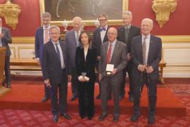 Премию королевы Елизаветы II в области инженерии вручили за вклад в развитие ИИ