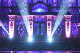 Миллионы рождественских огней подсветили Сады Кью в Лондоне