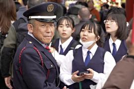 Огромные убытки: китайские туристы отменяют туры в Японию