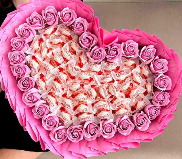 Букеты из конфет: оригинальный подарок для любого повода Букеты из конфет: оригинальный подарок для любого повода