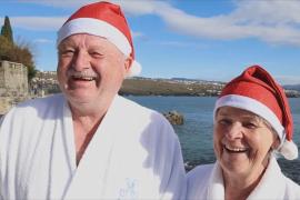 Хорватские любители зимнего плавания готовятся к новогоднему заплыву