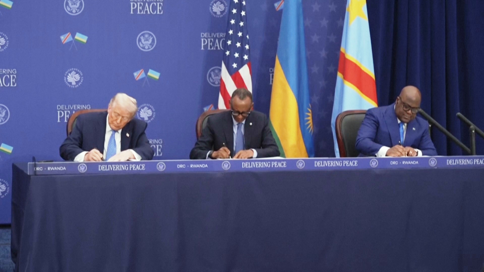 Президенты ДР Конго и Руанды подписали мирное соглашение в Вашингтоне