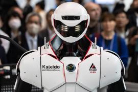 Роботы-спасатели и танцующие гуманоиды: в Токио проходит выставка робототехники