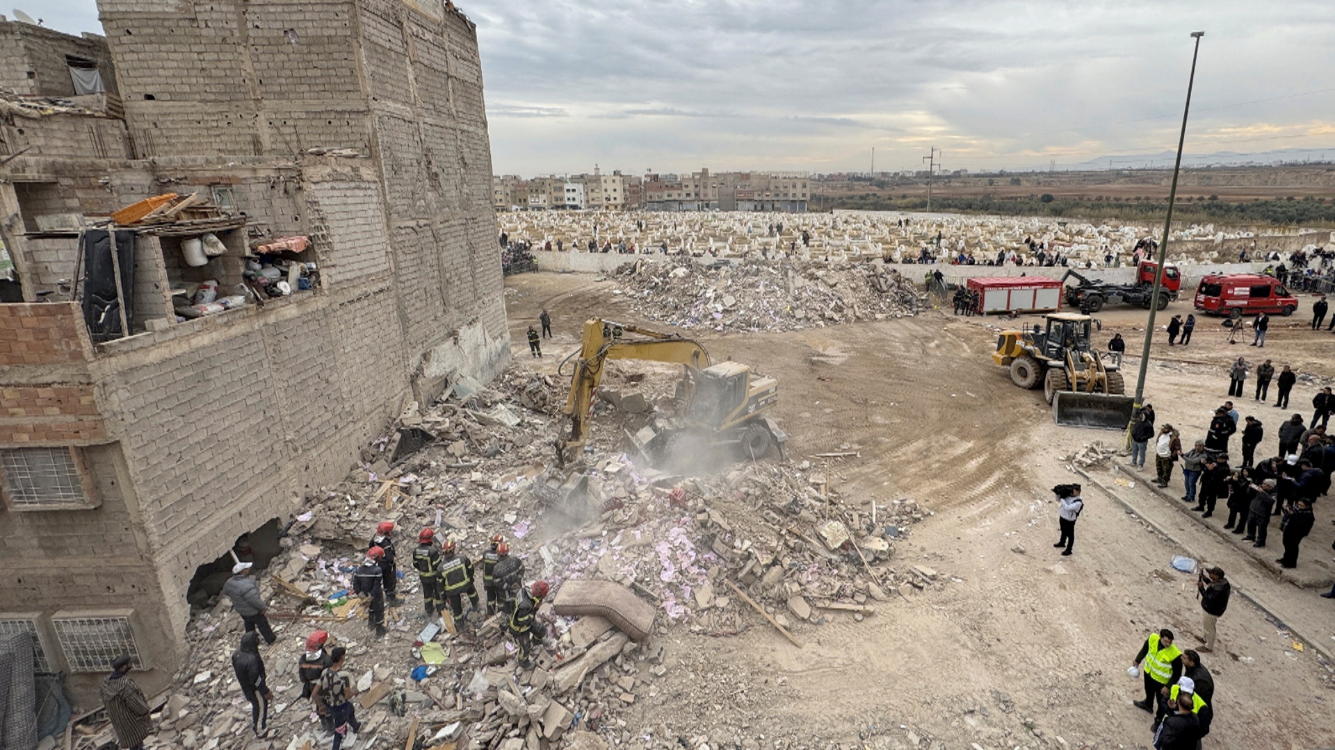 В марокканском Фесе 22 человека погибли в результате обрушения двух зданий В марокканском Фесе 22 человека погибли в результате обрушения двух зданий
