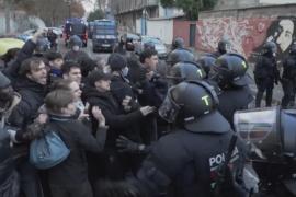 В испанском городе выселили 400 мигрантов из захваченного ими здания