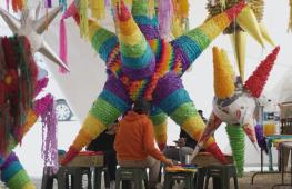 В Мексике мастерство изготовления пиньят передают из поколения в поколение