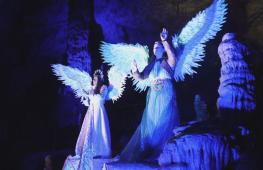 Пещера в Словении превратилась в сцену для рождественского представления