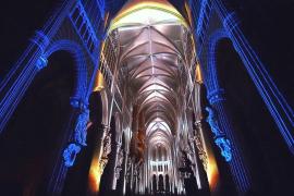 Впечатляющее световое шоу проходит в 800-летнем Брюссельском соборе