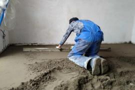 Заливка полусухой стяжки под ключ: этапы работ, нужные материалы и гарантия ровного пола